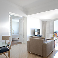 1 BR Deluxe Sea View Suite - Annabelle