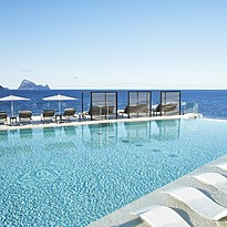 Adults Only Infinity Pool - 7Pines Resort Ibiza