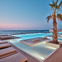 Adults Friendly Pool - Oros Luxury Beach