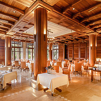 Bacchus Restaurant - Columbia Beach Resort