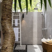 Badezimmer Jacuzzi Pool Suite