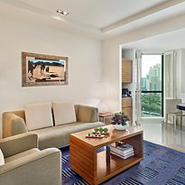 Club Suite Wohnzimmer - The Ritz-Carlton, Bahrain