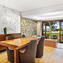 Deluxe Ocean View Suite Wohnzimmer - Kempinski Seychelles Resort Baie Lazare