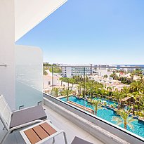 Deluxe Pool & Garden View Room - Amanti, MadeForTwo Hotels