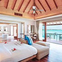 Deluxe Water Villa mit Pool - Hideaway Beach Resort & Spa