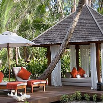 Denis Private Island - Beachfront Spa Cottage