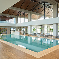 Innenpool - Euphoria Resort