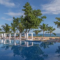 Hauptpool - Avani+ Barbarons Seychelles