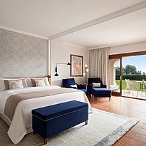 Junior Suite Garden View - The St. Regis Mardavall Mallorca Resort