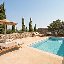 Junior Suite Private Heated Pool -Phaea Blue