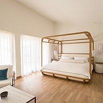 Junior Suite Private Heated Pool - Phaea Blue