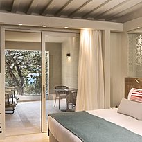 King Bed Deluxe Sea View - 7Pines Resort Sardinia