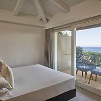 King Suite Sea View - Baia di Chia Resort, Curio Collection by Hilton