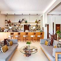 Lounge Bar - White Sand Luxury Villas & Spa