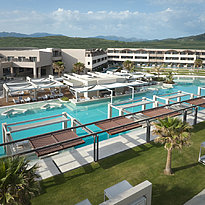 Pool Bar - Euphoria Resort