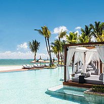 Pool - One&Only Le Saint G&eacute;ran