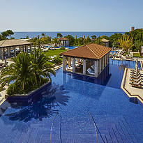 Pool - The Romanos, a Luxury Collection Resort