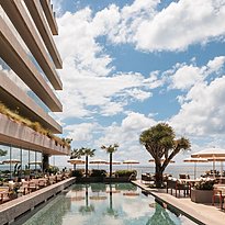 Adults Only Pool - Saccharum