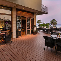 Seven C's Bar - Columbia Beach Resort