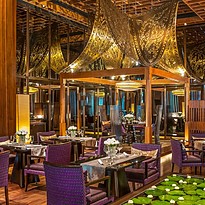 Sra Bua Restaurant - Siam Kempinski Hotel