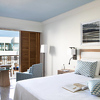 Side Sea View Room - Annabelle