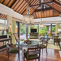 St. Regis Lagoon Villa Wohnzimmer - The St. Regis Bali Resort
