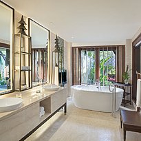 St. Regis Pool Suite Badezimmer - The St. Regis Bali Resort