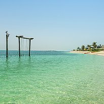 Strand der Beach Bar Smokin' Pineapple - Nurai Island