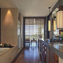 Studio Suite Badezimmer - The Legian Seminyak, Bali