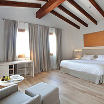 Suite mit Terrasse - Fontsanta Hotel Thermal Spa & Wellness