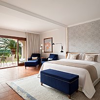 Junior Suite Garden View - The St. Regis Mardavall Mallorca Resort