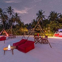 Took Took Beach Dining - Niyama Private Islands Maldives