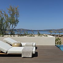 WOW Beachfront Infinity 1 BR Suite - W Costa Navarino