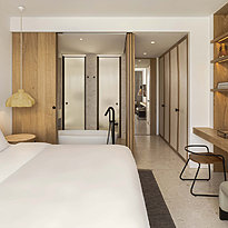 WOW Infinity Villa 3 BR Garden View - W Costa Navarino