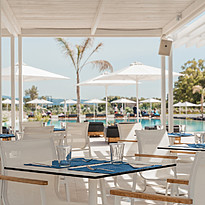 Wet Pool Bar - Gennadi Grand Resort