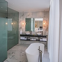 Offenes Badezimmer Beach Villa - Nurai Island