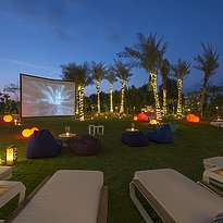 Outdoor Kino - Nurai Island