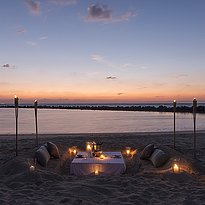 Romantic setup am Strand - Nurai Island