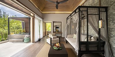 Jacuzzi Pool Suite - The Sarojin