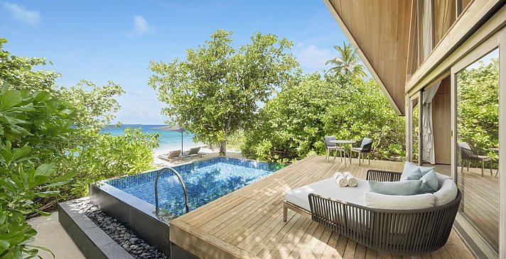 Beach Villa with Pool - The St. Regis Maldives Vommuli Resort
