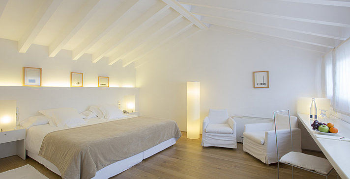 Deluxe Room - Convent de la Missi&oacute;