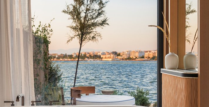 Aesthesis Bungalow Seafront Kingsize-Bett - One&Only Aesthesis Athens