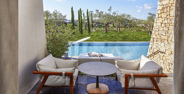 Fabulous Infinity Swim Up Guest Room - W Costa Navarino