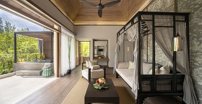 Jacuzzi Pool Suite - The Sarojin