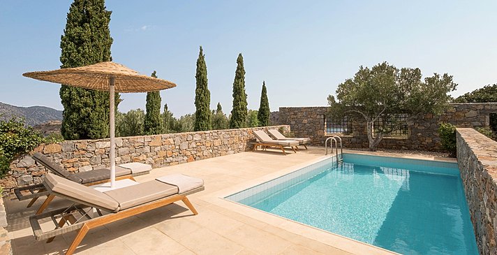 Junior Suite Private Heated Pool -Phaea Blue